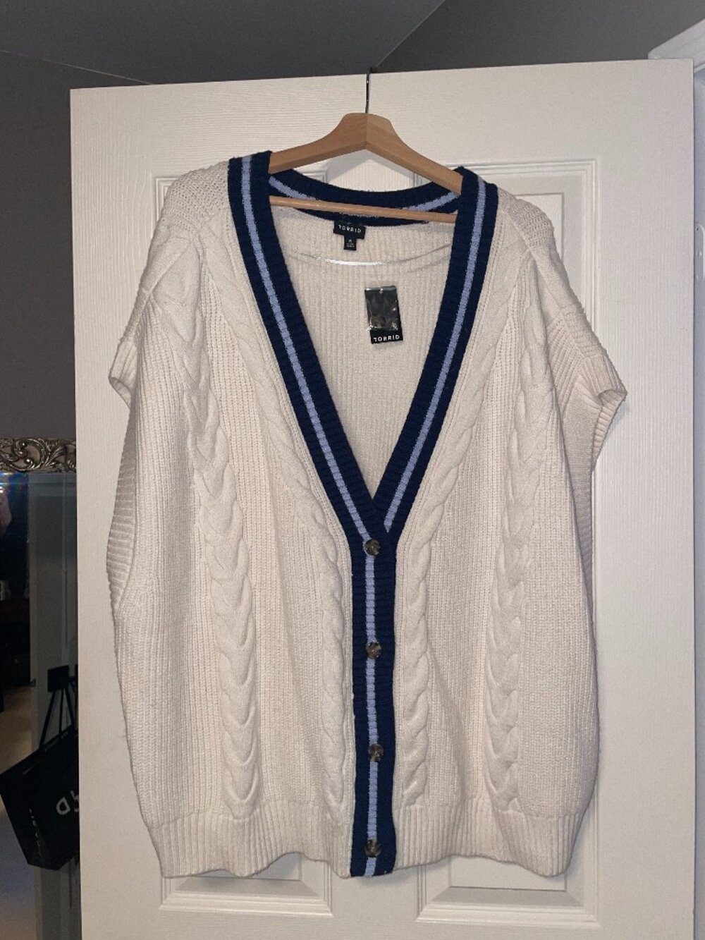 NWT Torrid Cream Cable Knit Varsity Stripe Cardigan Vest Plus Size 5